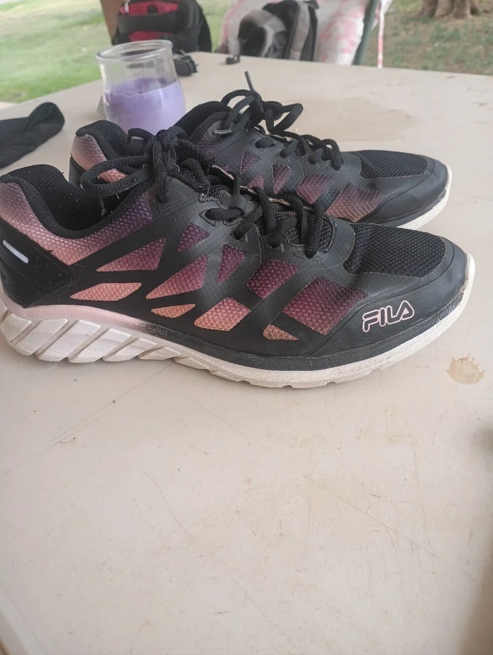 Fila Women's Black and Pink Athletic Mesh Sneakers